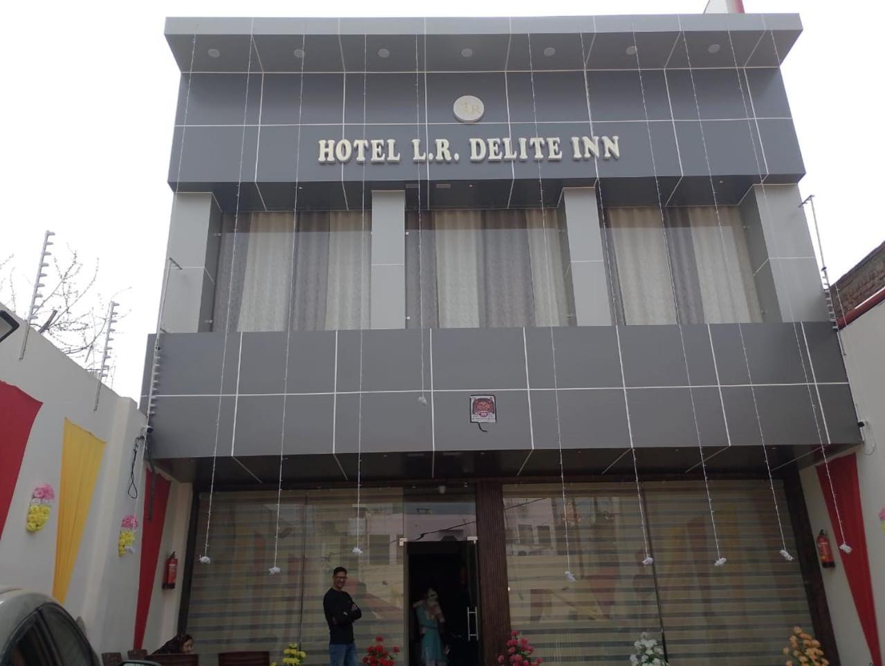 Hotel Lr Delite Inn Матхура Экстерьер фото